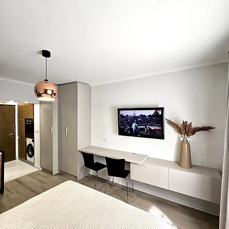 Monique's 3 Apartment *