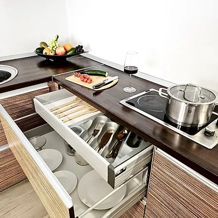 Monique's 3 Apartment *